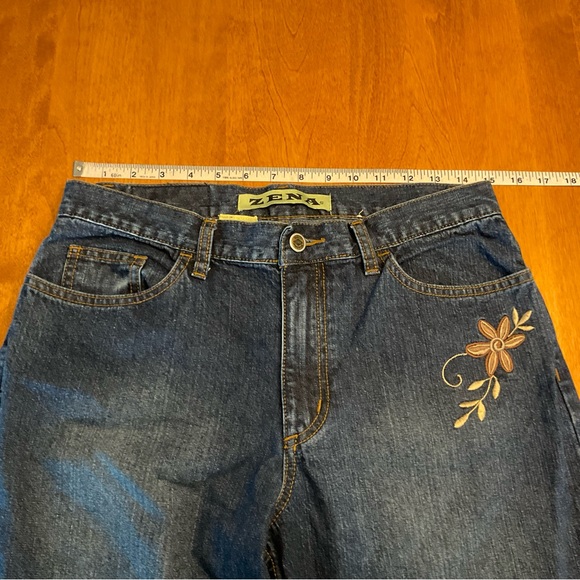 Zena vintage denim Jeans with embroidery.  Size 10 - Picture 8 of 12